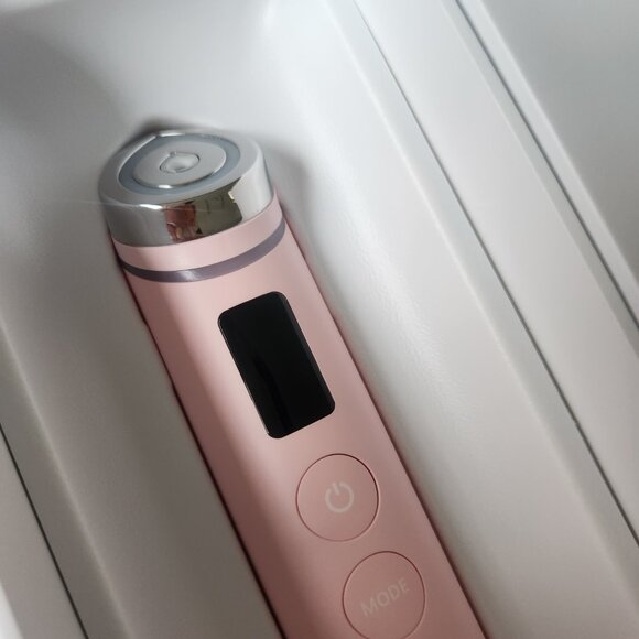 SOLD Medicube Age R booster pro_ like new - Picture 2 of 2